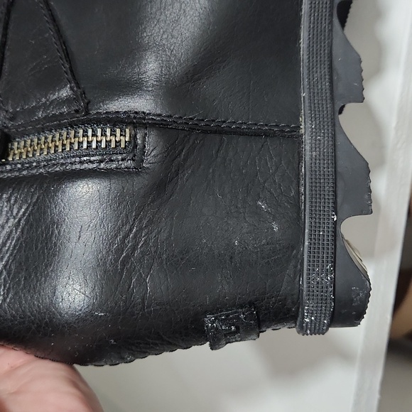 Sorel | Black Ankle Boots - Picture 6 of 12